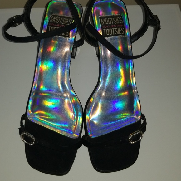 Retro Fun and Elegant Pumps size 9 - Picture 6 of 8